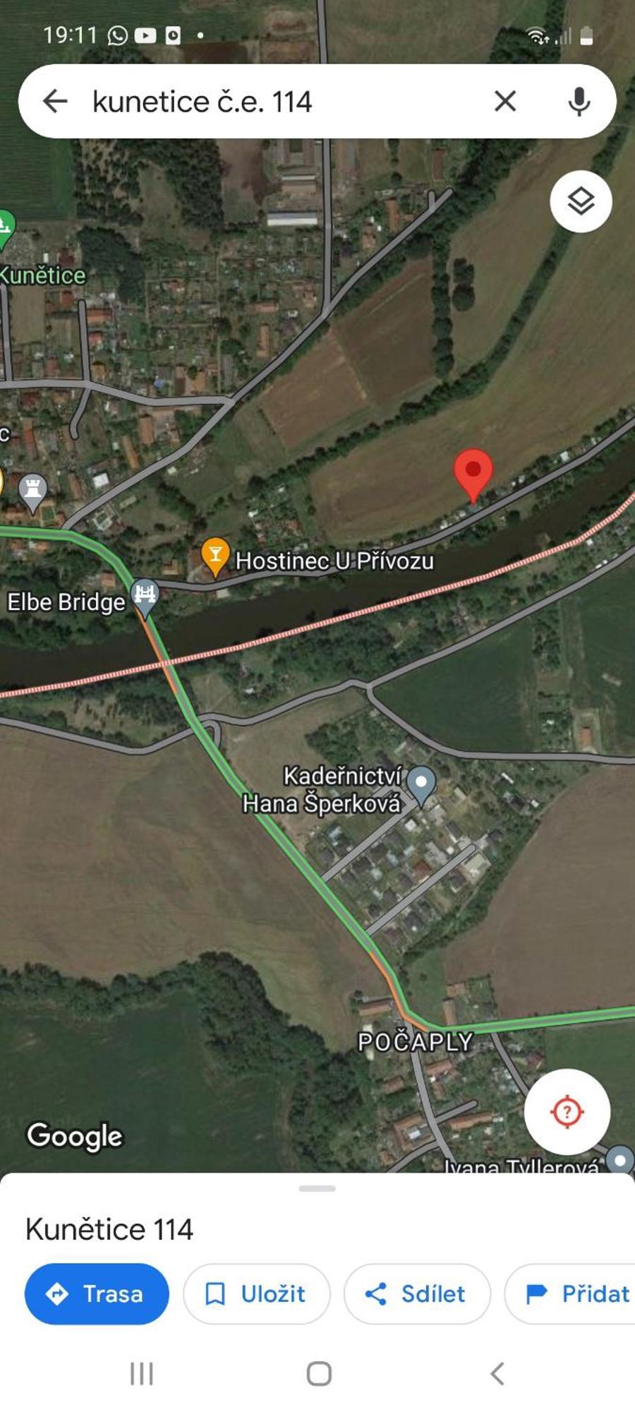 Bungalov Na Brehu Labe S Vlastnim Molem Pardubice Exteriör bild