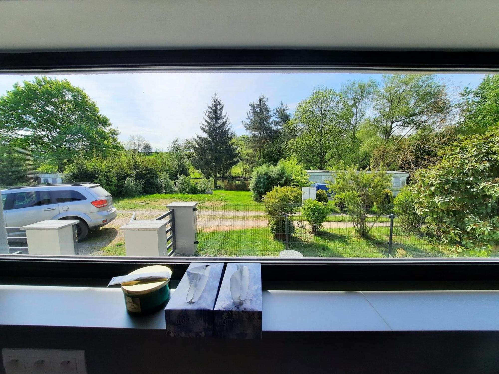 Bungalov Na Brehu Labe S Vlastnim Molem Pardubice Exteriör bild