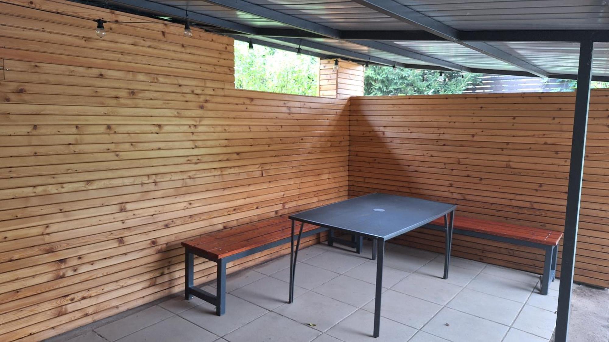 Bungalov Na Brehu Labe S Vlastnim Molem Pardubice Exteriör bild